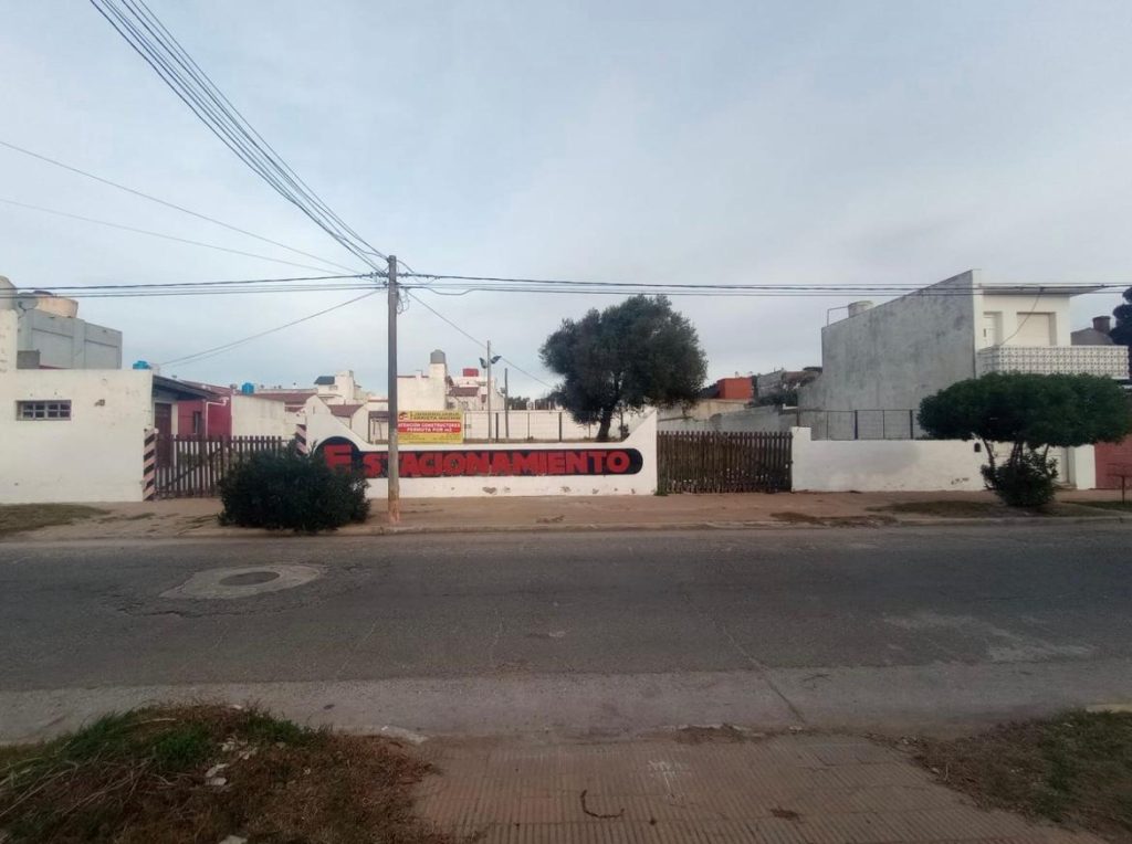 Calle 18 y Av. Costanera